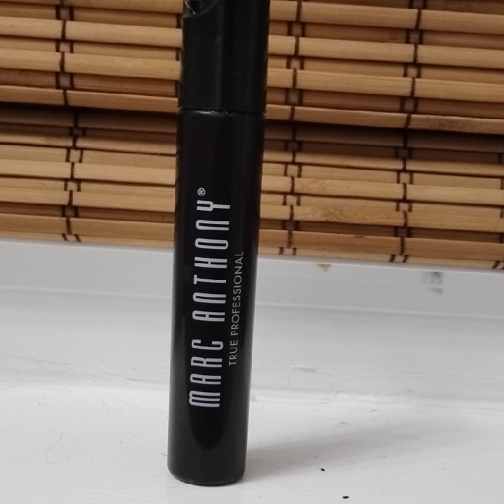 Marc Anthony True Professional Black Styling Product